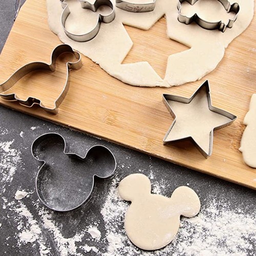 Set of metal cookie cutters with drawn characters XL - 7 pieces