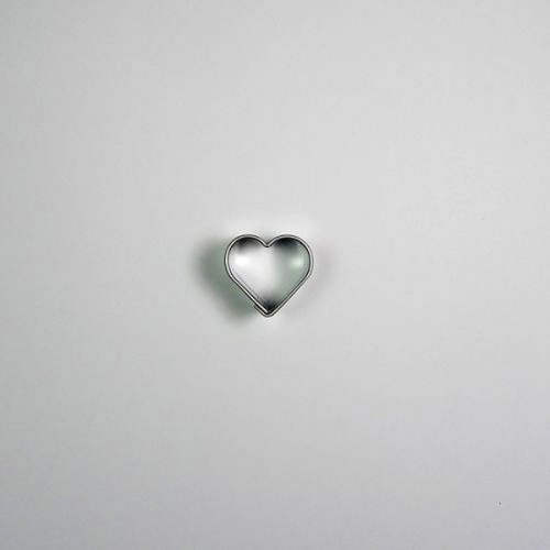 Stainless steel cutter - center heart - 1,9cm